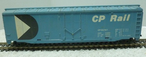 Tyco box car rail - car,
