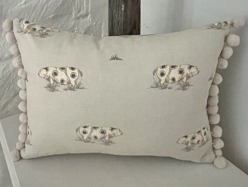 Pig design cushion with - pig,