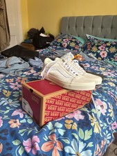 womans trainers