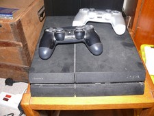 Sony PlayStation 4 500 GB -2 controllers-cables-USED