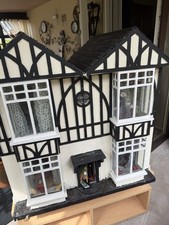 1930s Old Dolls House With Real Glass Windows and Remote Control Lights