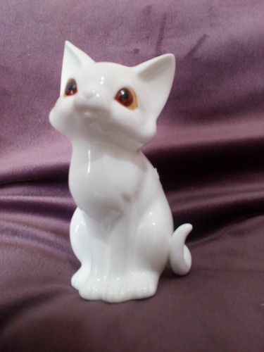Royal osborne white cat - royal,