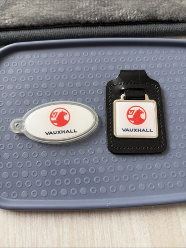 Vauxhall keyrings key - 2,