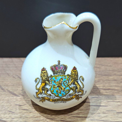 Goss holland souvenir jug - goss,