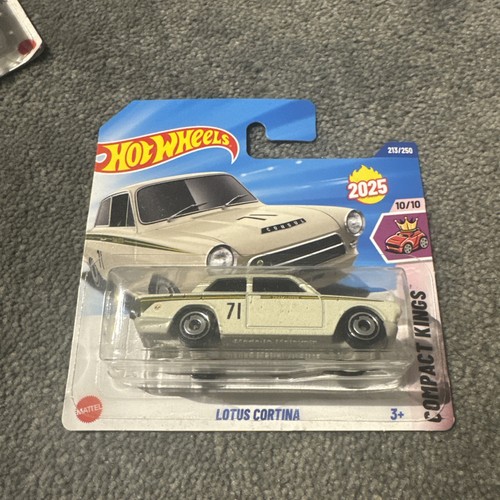 Hot wheels ford lotus - hot, cortina