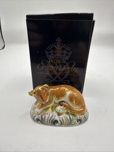 Royal crown derby - crown, paperweight