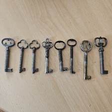 8 Antique Skeleton Keys 50mm