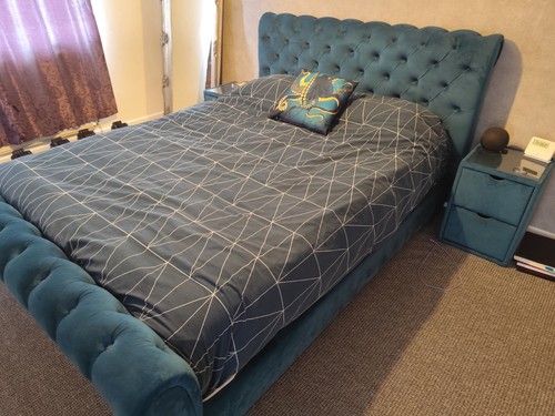 King size bed with drawers - size,
