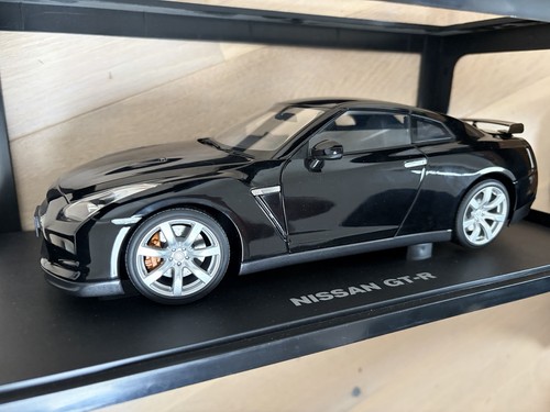 Autoart nissan r35 18 - nissan,
