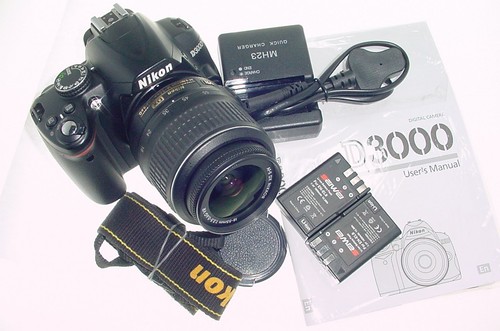 Nikon d3000 2mp digital - 10.2mp,