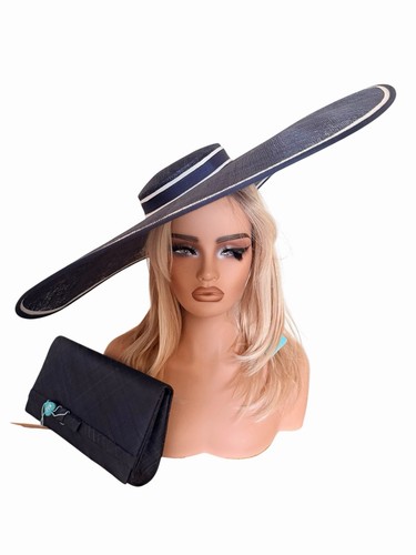 Very large boater - large, hatinator
