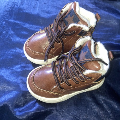 Warm lined boots feature - feature, a