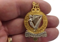 MILITARY BADGE QUEEN'S ROYAL