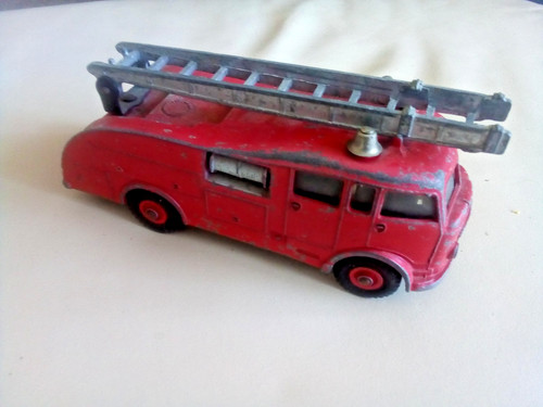 Dinky fire engine 955 - fire,