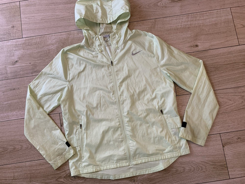 Ladies nike essentials - nike,