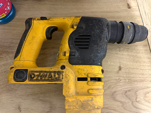 Dewalt dc224 24v cordless - dewalt,