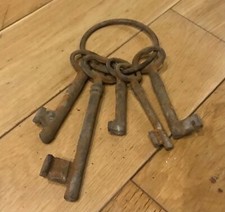 Bunch Of 5 Old Lock Keys 