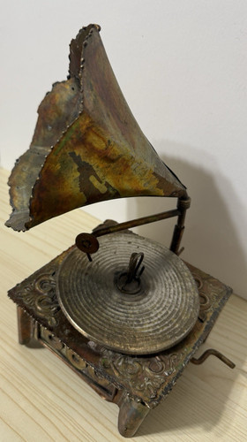 Gramophone phonograph music - phonograph,