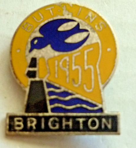 Vintage enamel badge butlins - vintage,