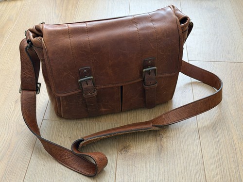 Ona leather camera bag prince - ona,
