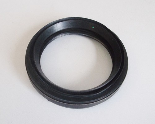 Front hub oil seal - front,