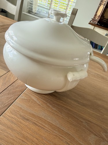 Similar wedgwood - similar, to
