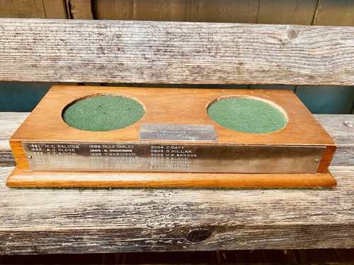 Wooden silver trophy base - 🏆,