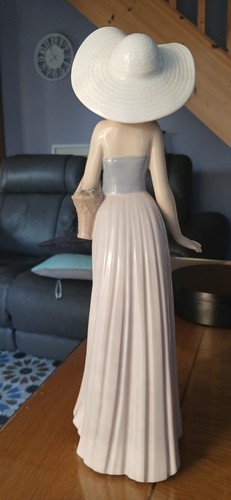 Lladro nao daisa tall - nao,