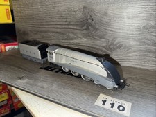 HORNBY R099 CLASS A4 SILVER FOX LOCO LNER 4-6-2  00 GAUGE