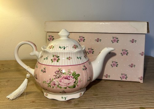 London boutique porcelain - boutique,