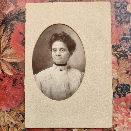 Antique cabinet card photo - cabinet,