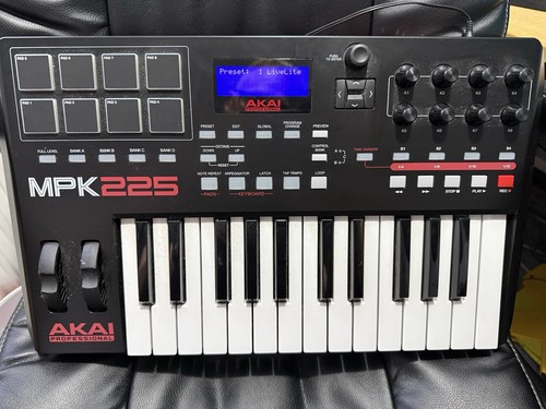 Midi keyboard akai - midi,