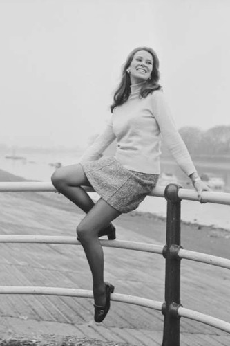 English actress jane merrow - english,