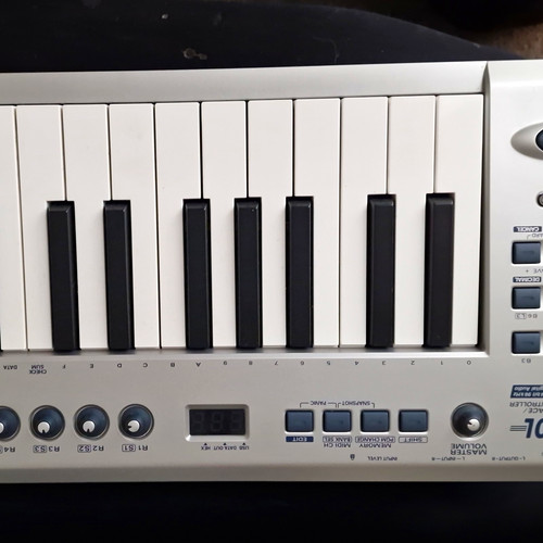 Edirol pcr 100 key - edirol, midi