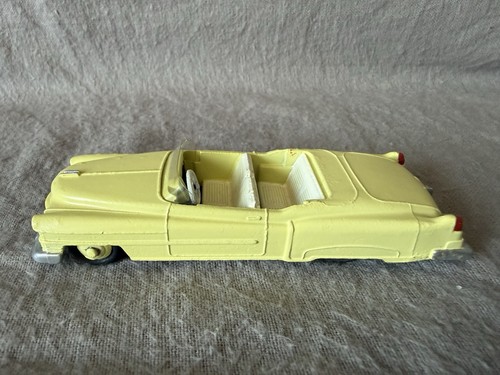 Dinky toys 131 cadillac - dinky, no