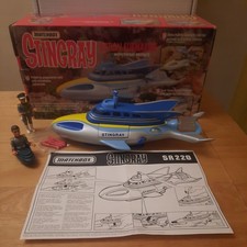 Rare Boxed Vintage 1993 13" Stingray Submarine + 4 Torpedoes + 2 Action Figures.