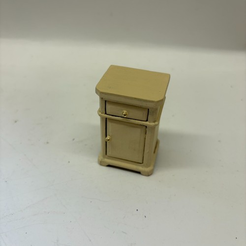 12th scale dolls house - scale,