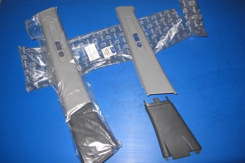 Upper central foot trim - central,