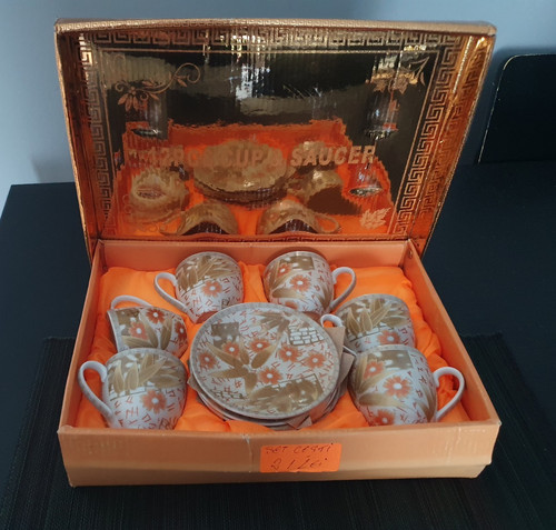 Vintage retro floral decorated - vintage/retro,