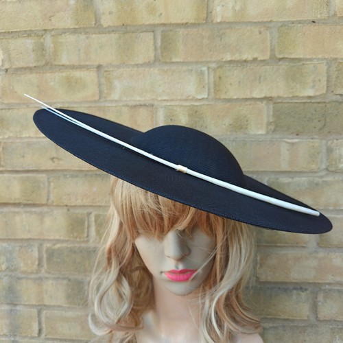 Black cream large fascinator - black,