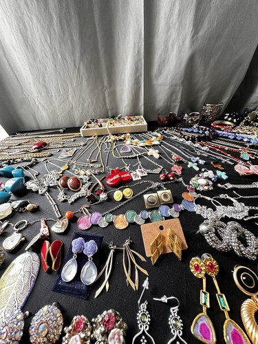 Mystery vintage jewellery - vintage,
