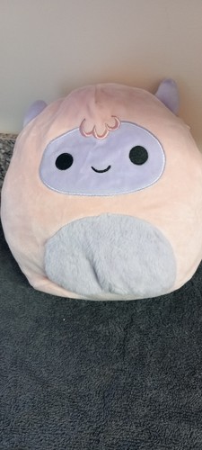 Squishmallows ronalda the yeti - the,