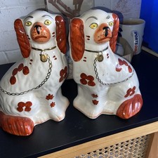 Pair Of Arthur Wood Staffordshire Wally Mantle Dogs tan White Gold spaniel 8"