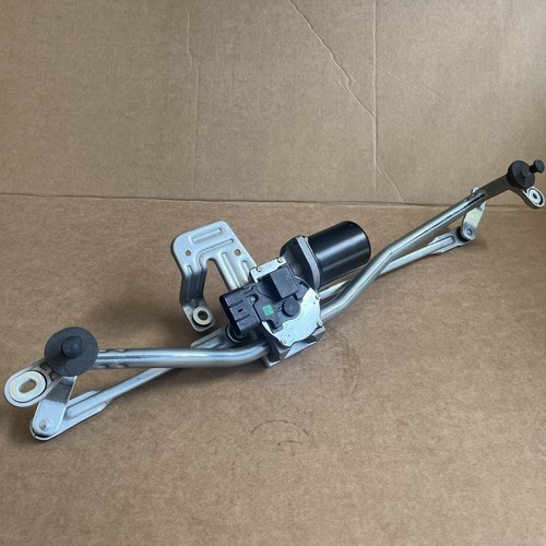 Front windscreen wiper motor - windscreen,