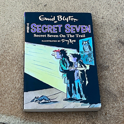 Enid blyton secret - enid, on