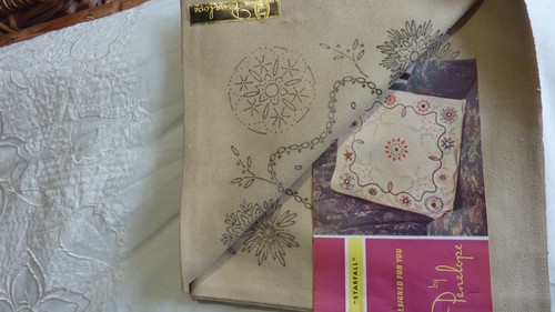 Bundle vintage linen - of,
