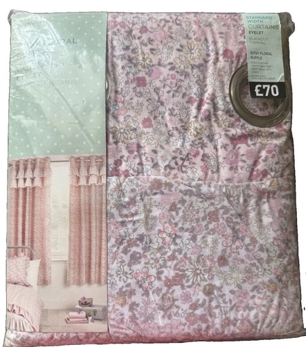 Pair curtains disty - of,