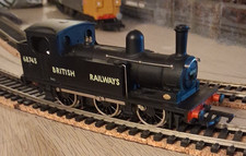 Mainline BR Black Class J72 Steam Tank Locomotive No.68745 - 37-055 - OO Gauge