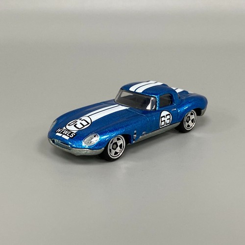 Hot wheels jaguar - hot, lightweight