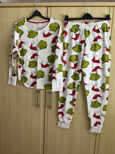 The grinch pyjama set size - the,